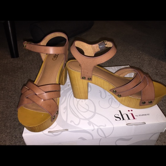 Shoes - Picture 2 of 4